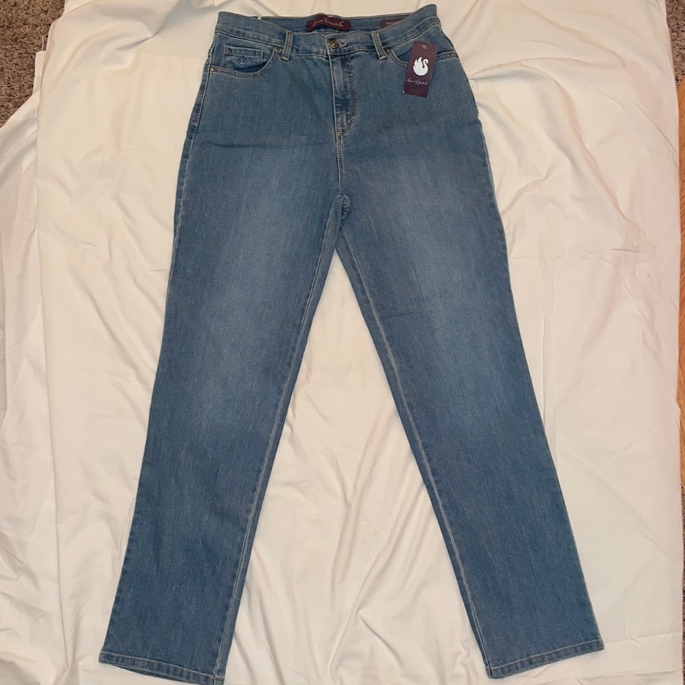 *TAGS STILL ON*Size:8 Gloria Vanderbilt “Amanda” jeans